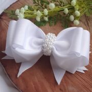 LAÇO CAMADAS BRANCO COM CHUVA DE PÉROLAS